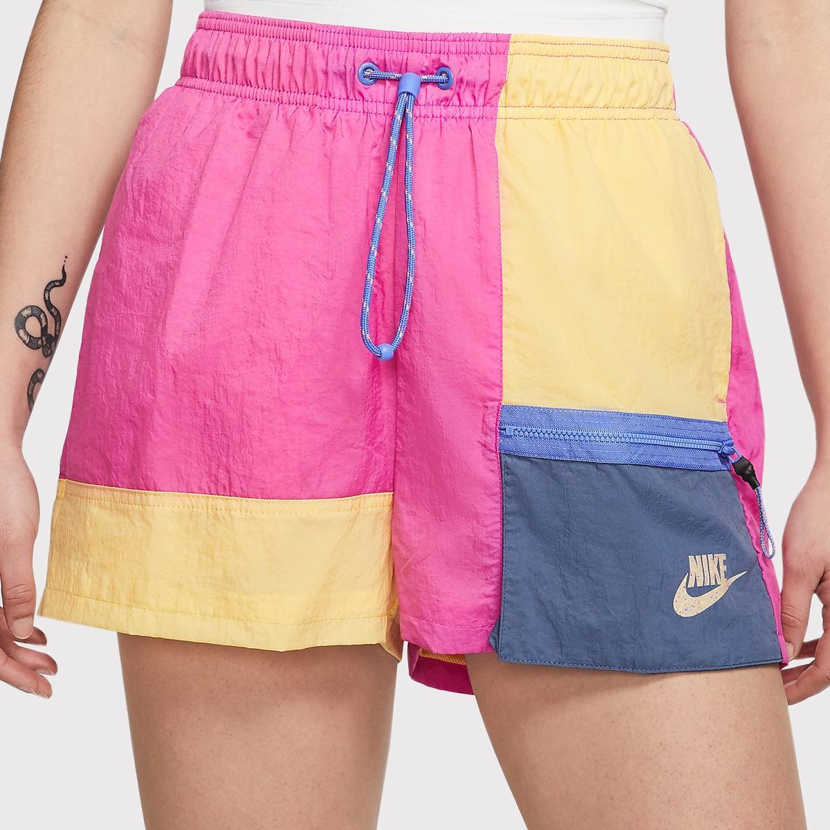 Gran Barrera de Coral canal bolígrafo Shorts Nike Sportswear Icon Clash Feminino Rosa