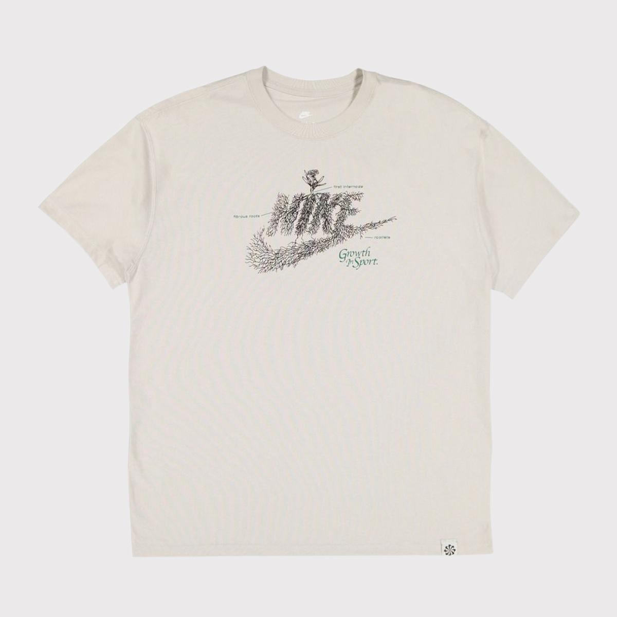 White Nike Sportswear Graphic T-Shirt
