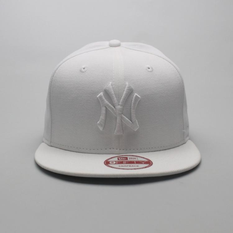 Boné New Era 9FIFTY Snapback Basic White New York Yankees