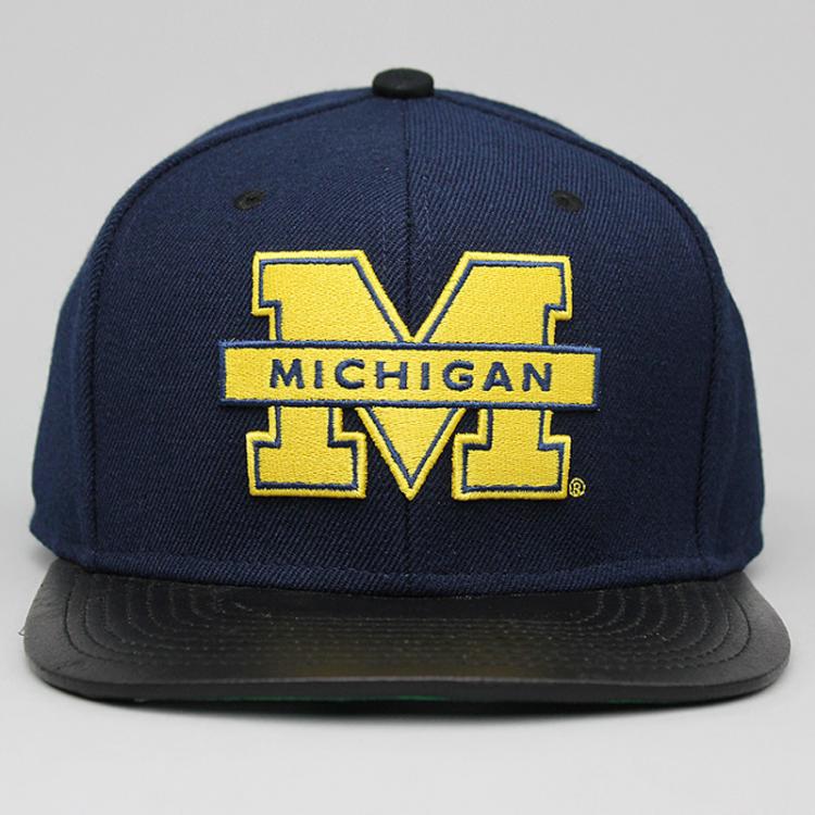 Boné Mitchell&Ness SnapBack NCAA logo Michigan Wolverines Marinho 