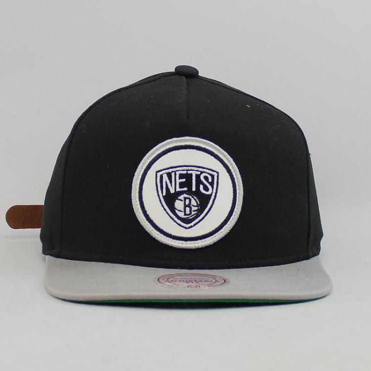 Boné Mitchell & Ness NBA Strapback Brooklyn Nets Preto