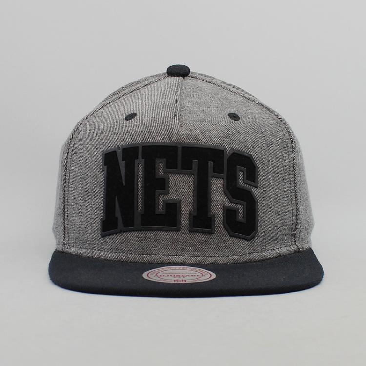 Boné Mitchell & Ness NBA Snapback Brooklyn Nets Cinza