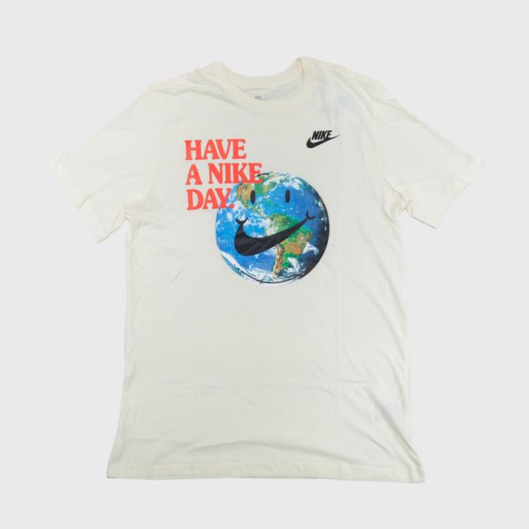 Camiseta Nike Sportswear Have a Nike Day