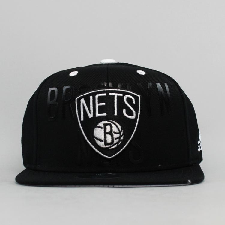 Boné Adidas Snapback NBA Brooklyn Nets Preto