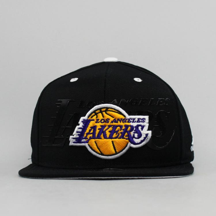 Boné Adidas Snapback NBA Los Angeles Lakers Preto