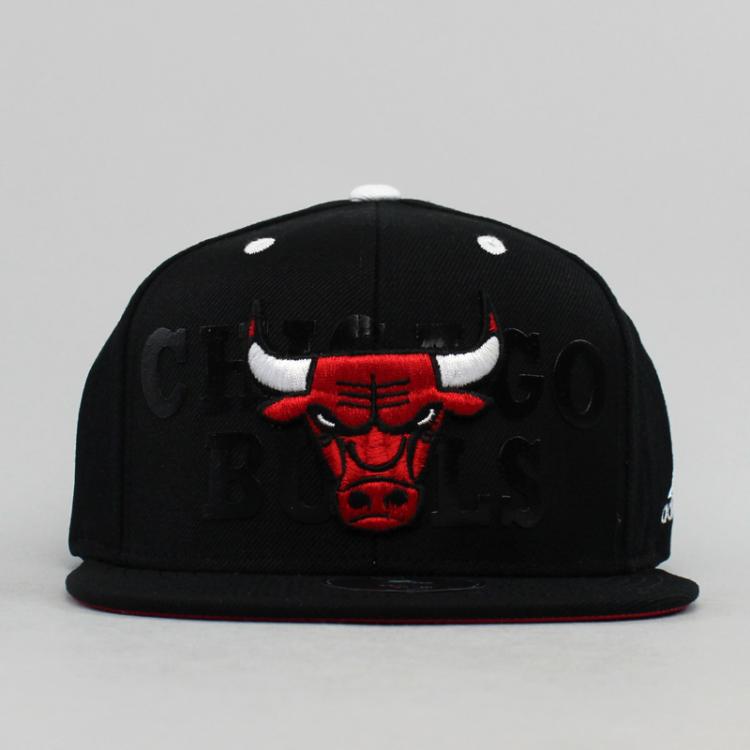 Boné Adidas Snapback NBA Chicago Bulls Preto