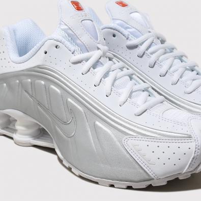 Tênis Nike Shox R4 ''White and Metalic Silver''
